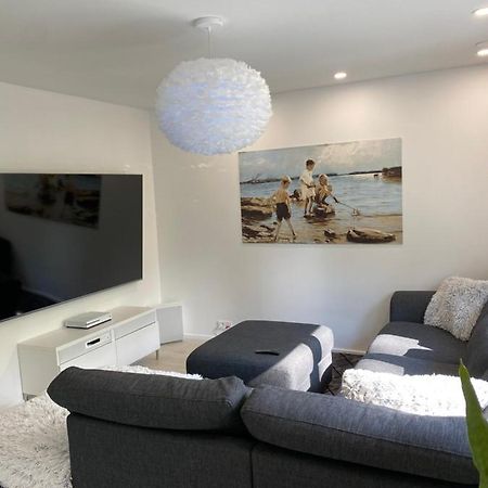 Apartamento Modern Apt - King-Size Bed - Wifi -Self Check In Rovaniemi Exterior foto